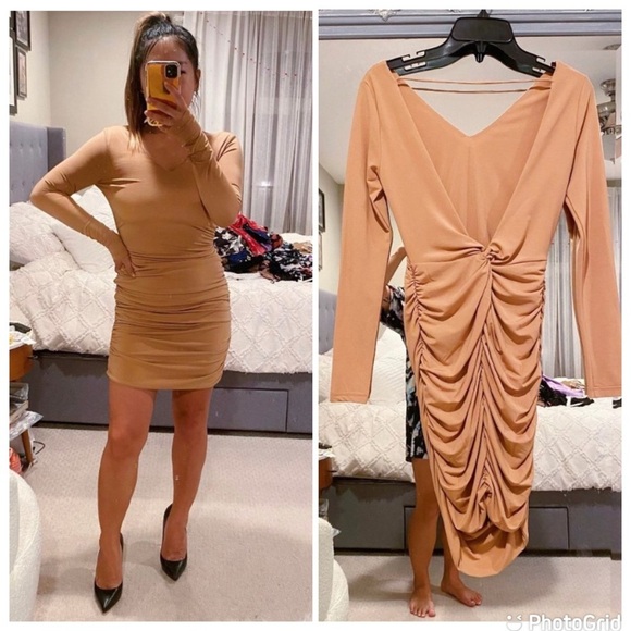 NEW Nasty Gal Ruched Back Body Con Mini Dress Long Sleeve Beige V-Neck Small‎ - Picture 1 of 6